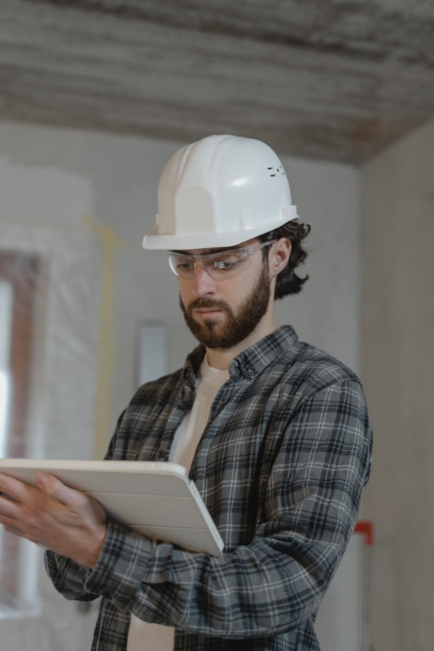 HSE Officer Roles and Responsibilities in Oil & Gas Industry